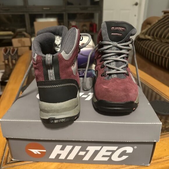 Hiking boots - Picture 3 of 4